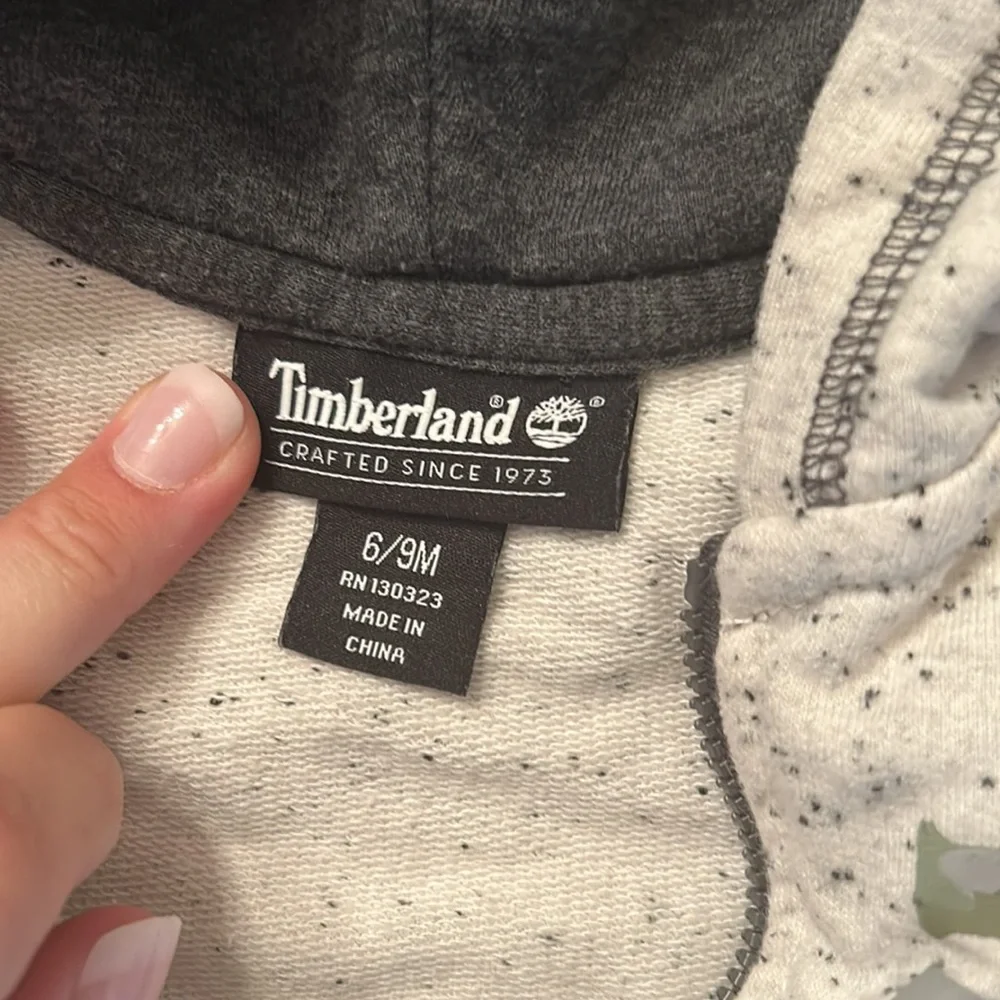 Boys Timberland 1 piece zip up outfit 6-9 months - Picture 3 of 3